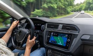 Незаменимые мультимедийные устройства: как они улучшают опыт вождения