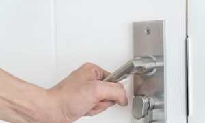 Замена цилиндрового замка: всё, что нужно знать перед обращением в сервис